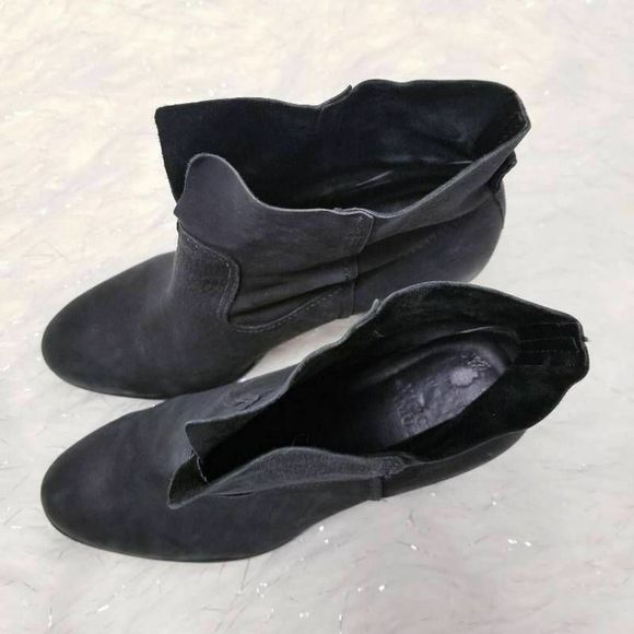 Vince Camuto Feina Ankle Boots Black Leather booties 8.5 M - Picture 8 of 12